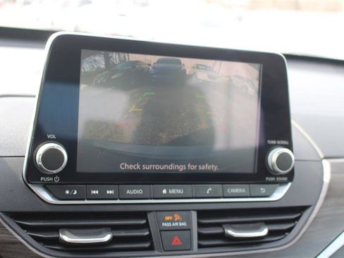 Used 2024 Nissan Altima 2.5 SV image 15