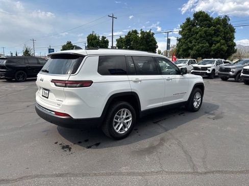Used 2023 Jeep Grand Cherokee L Laredo AWD/4WD image 7
