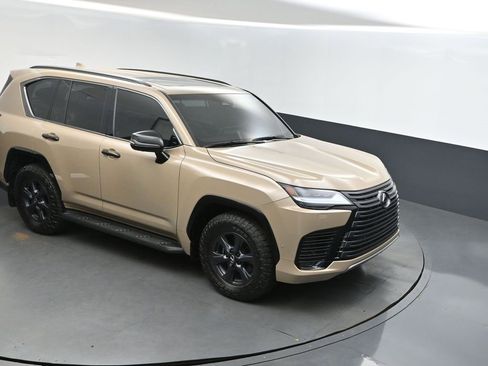 Used 2025 Lexus LX 700h Overtrail image 39