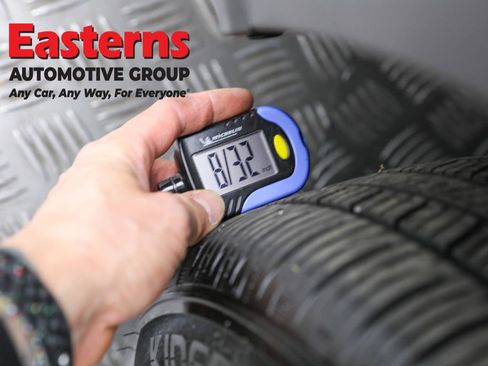 Used 2025 Hyundai Venue SE image 28