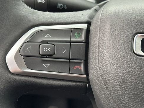 Used 2025 Jeep Compass Latitude w/ Convenience Group image 27