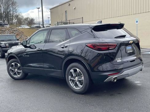 Used 2025 Chevrolet Blazer LT image 4