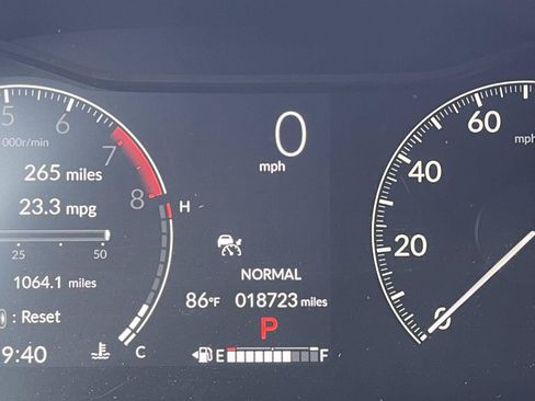 Used 2025 Honda Ridgeline Sport image 9