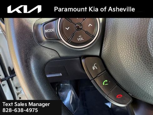 Used 2016 Kia Soul image 11