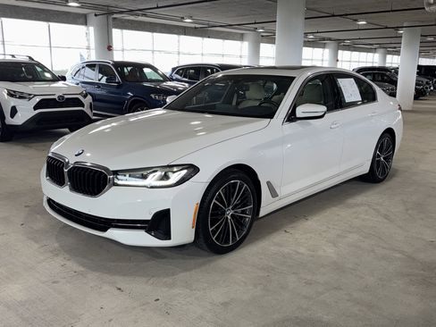 Used 2023 BMW 540i w/ Convenience Package RWD image 4