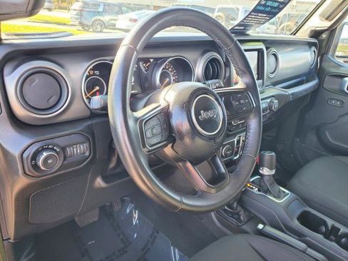 Used 2022 Jeep Wrangler Unlimited Sport image 7