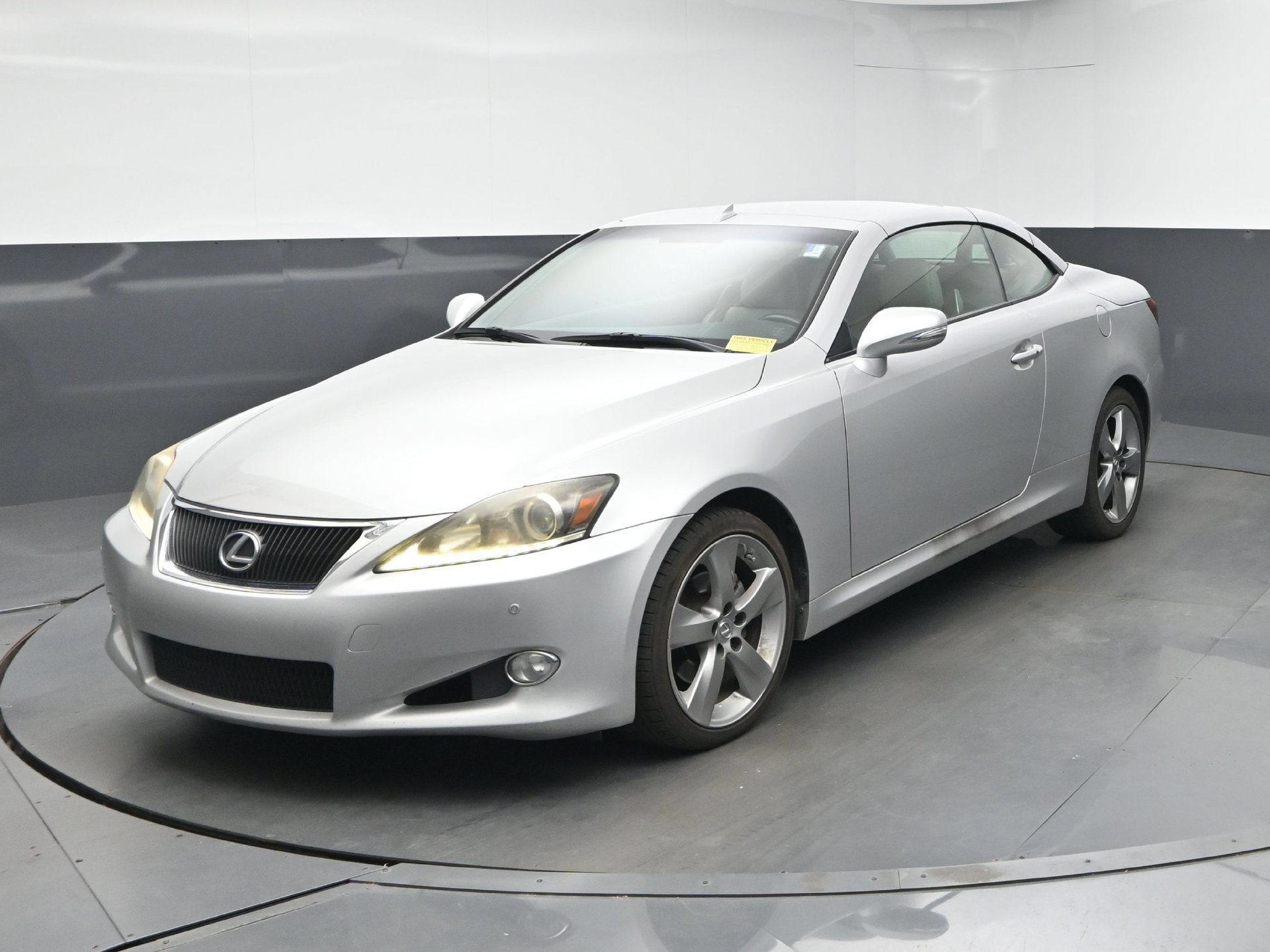 Used 2011 Lexus IS 250C w/ Luxury Pkg RWD image 3