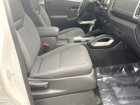 Used 2023 Nissan Frontier SV w/ SV Convenience Package AWD/4WD image 16