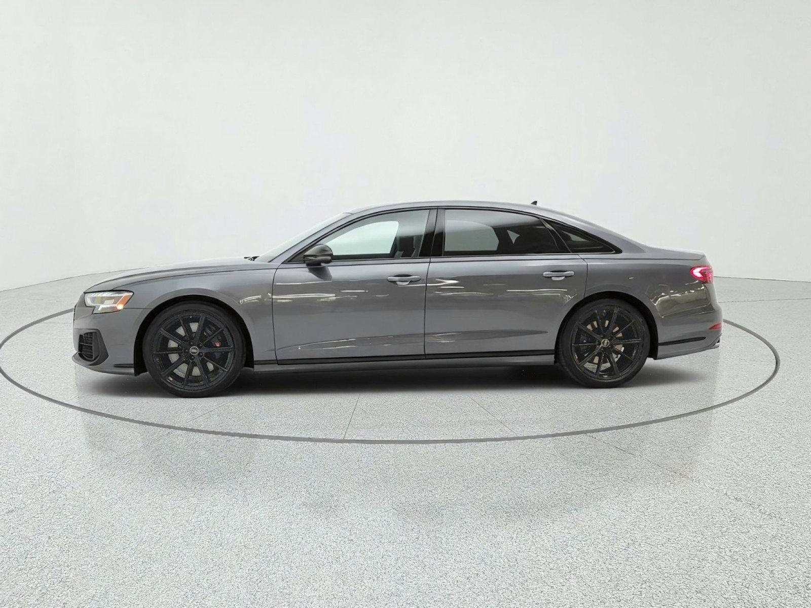 Used 2024 Audi S8 AWD/4WD image 8