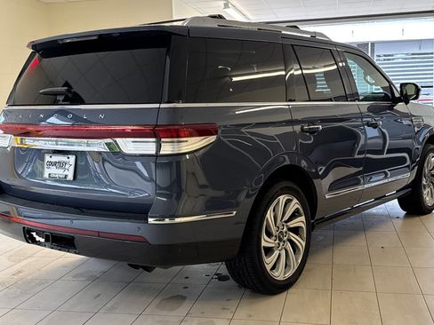 Certified 2023 Lincoln Navigator Reserve AWD/4WD image 4
