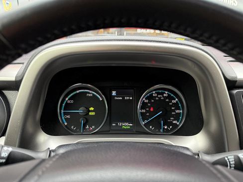 Used 2017 Toyota RAV4 Limited image 13