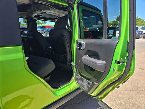 New 2025 Jeep Gladiator Rubicon w/ Safety Group image 85