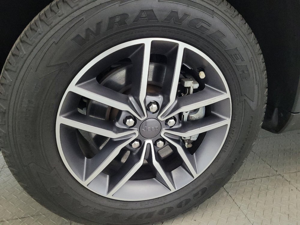 Used 2021 Jeep Grand Cherokee Limited RWD image 31