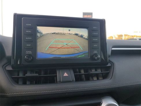 Used 2019 Toyota RAV4 LE image 14