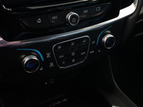 Used 2023 Chevrolet Traverse RS image 30