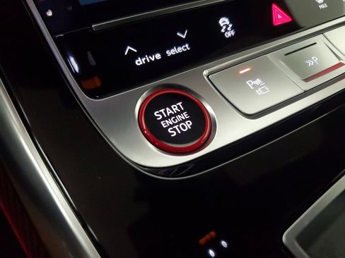 Used 2024 Audi RS Q8 AWD/4WD image 31