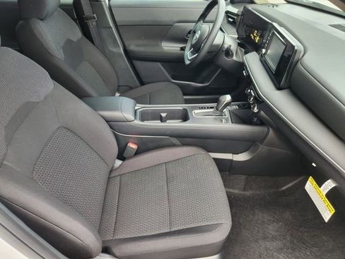 New 2025 Nissan Kicks S image 10