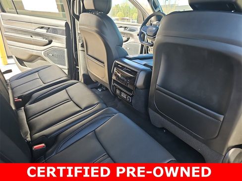 Used 2023 Jeep Wagoneer Series III w/ Preferred Equipment Group image 12