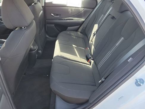 Used 2025 Hyundai Elantra SEL image 21