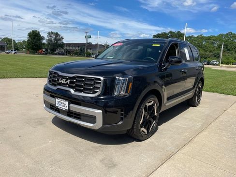 Used 2025 Kia Telluride S AWD/4WD image 2