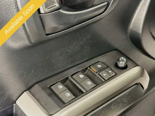 Used 2019 Toyota Tacoma SR5 AWD/4WD image 17