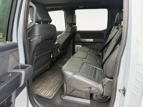 Certified 2025 Ford F450 Platinum w/ FX4 Off-Road Package AWD/4WD image 13
