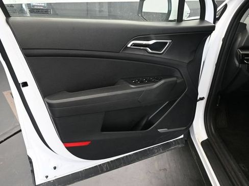 Used 2026 Kia Sportage LX FWD image 16