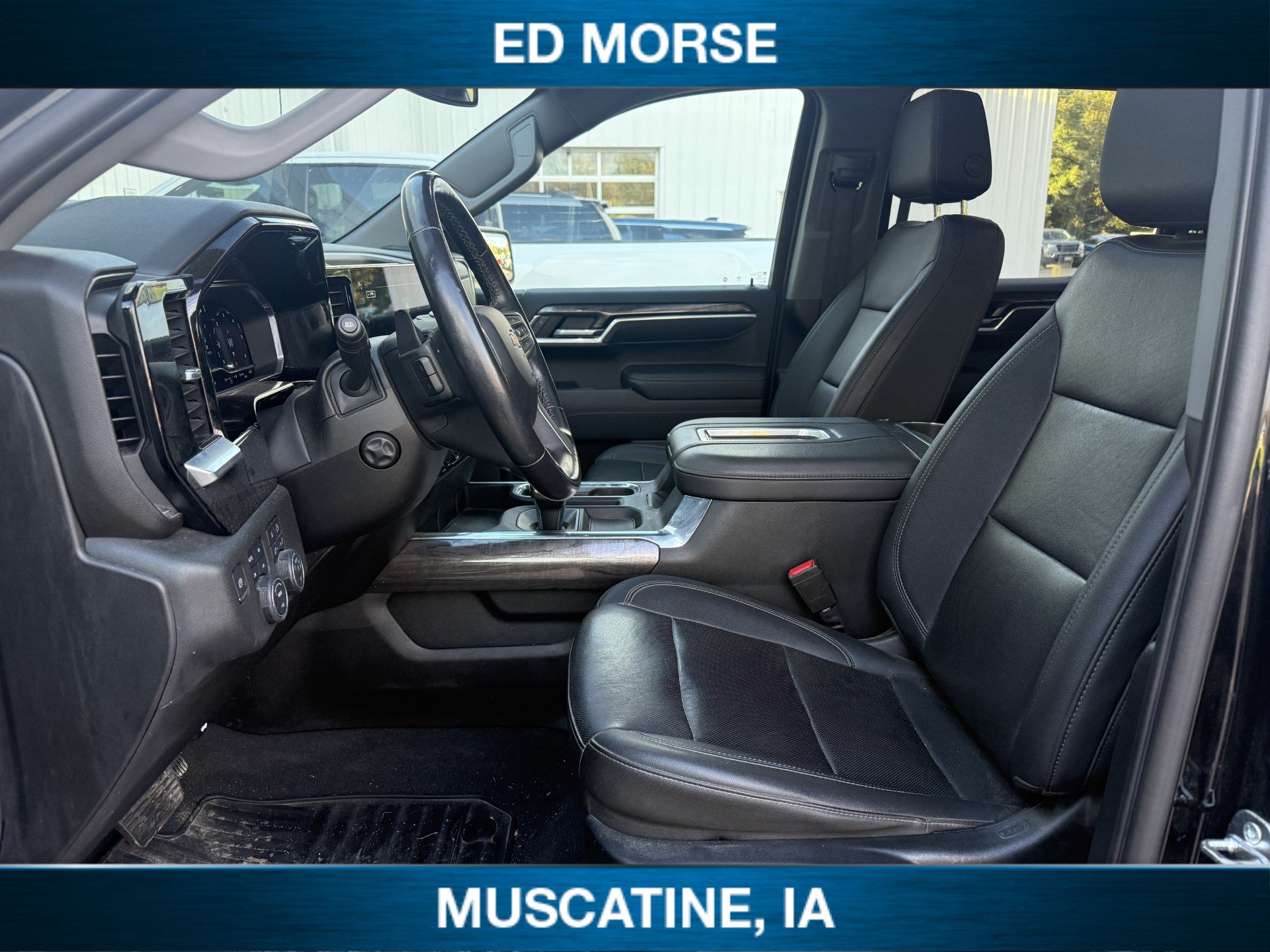 Used 2022 Chevrolet Silverado 1500 LTZ w/ LTZ Premium Package AWD/4WD image 6