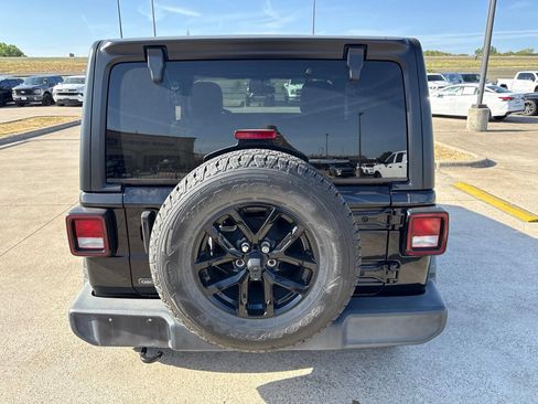 Used 2023 Jeep Wrangler Sport AWD/4WD image 8