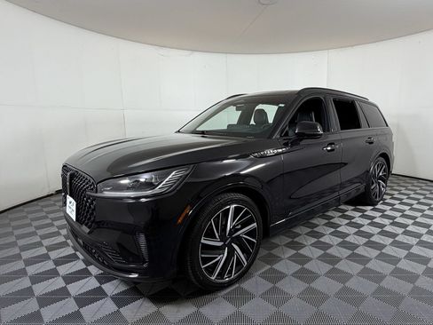 Used 2025 Lincoln Aviator Black Label w/ Jet Appearance Package AWD/4WD image 2