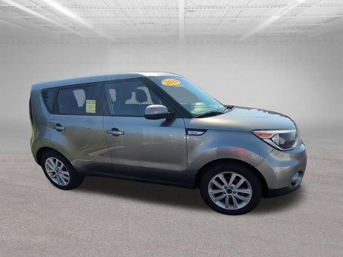 Used 2019 Kia Soul + FWD image 18