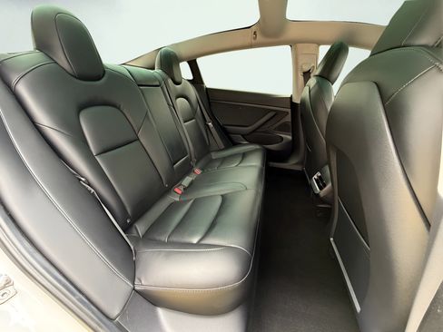 Used 2020 Tesla Model 3 Standard Range Plus RWD image 34