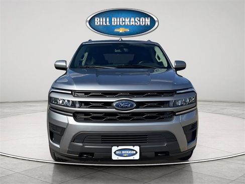 Used 2023 Ford Expedition Max XLT image 2