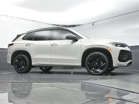 New 2026 Volkswagen Tiguan SE R-Line FWD image 35