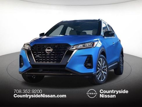 Used 2021 Nissan Kicks SV FWD image 1