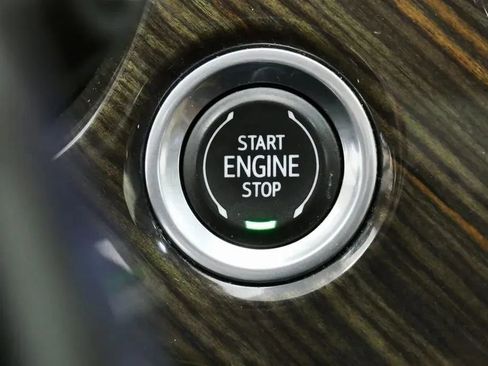 Used 2023 Cadillac XT6 Sport w/ Platinum Package image 28