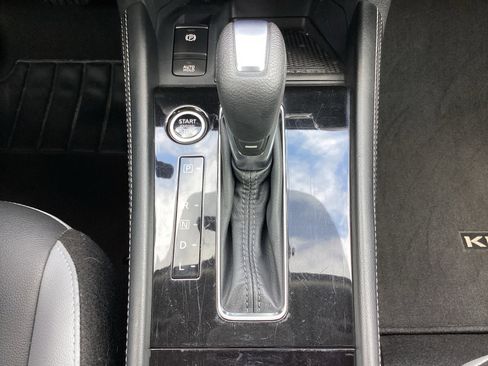 Used 2023 Nissan Kicks SR w/ SR Premium Package image 22