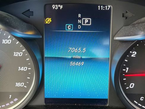Used 2021 Mercedes-Benz GLC 300 image 25