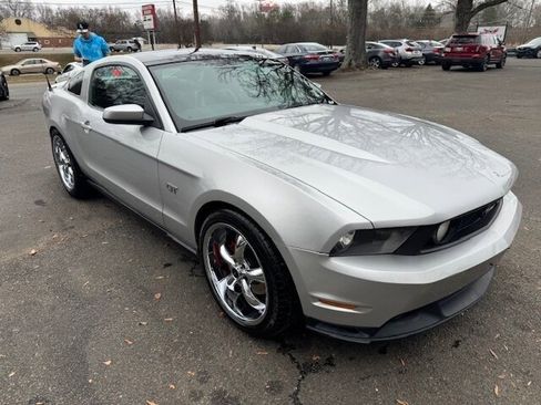 Used 2010 Ford Mustang GT Premium image 5
