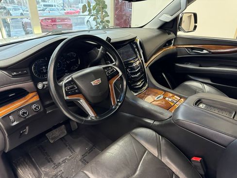 Used 2017 Cadillac Escalade Premium Luxury image 13