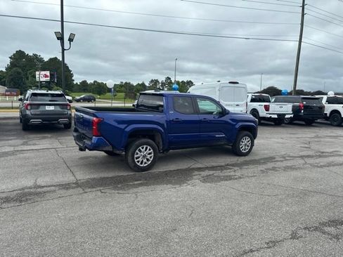 Used 2025 Toyota Tacoma SR5 RWD image 27