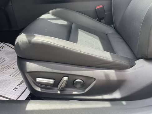Used 2024 Toyota Prius Limited FWD image 11