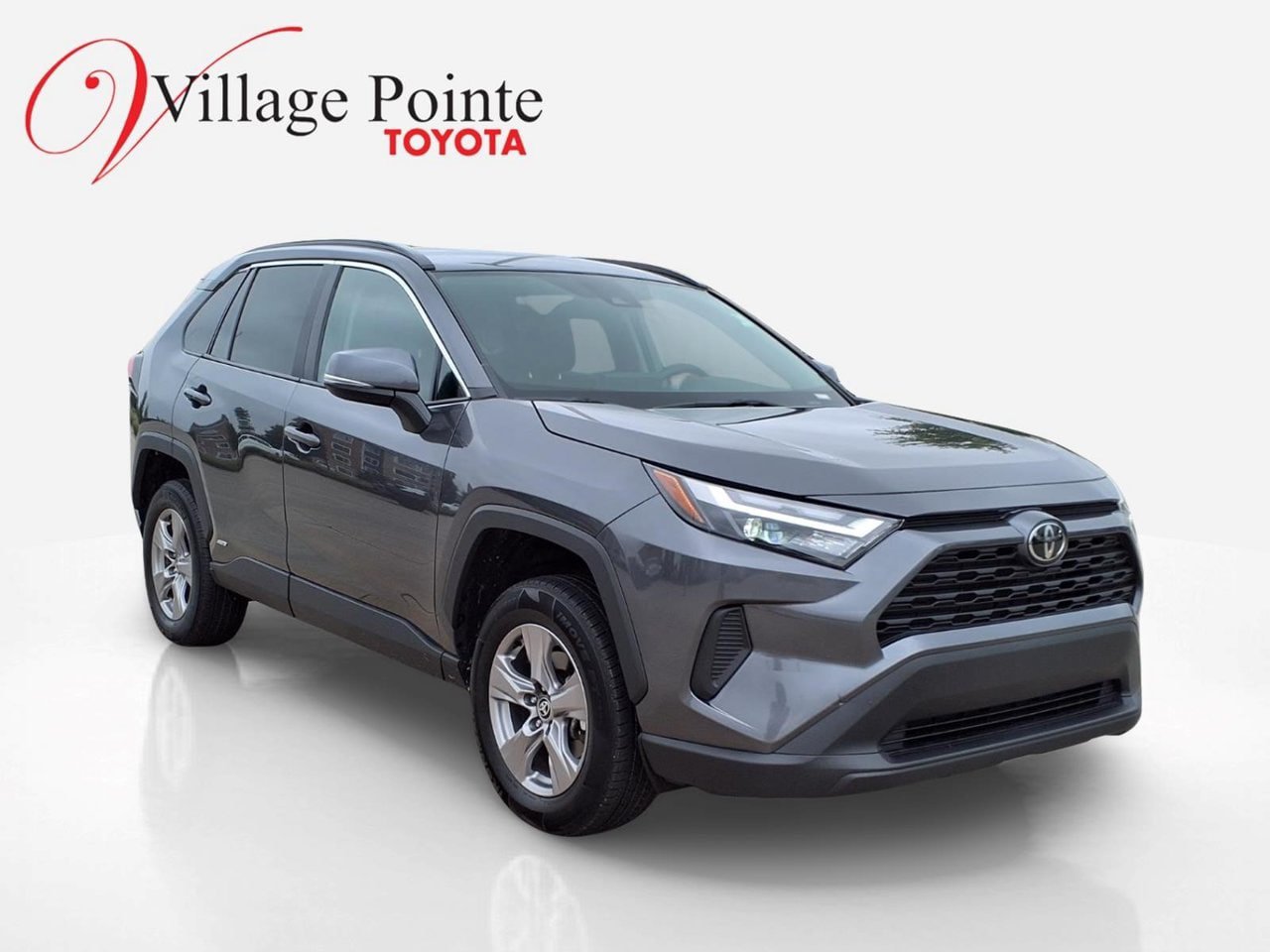 Used 2025 Toyota RAV4 XLE AWD/4WD image 8