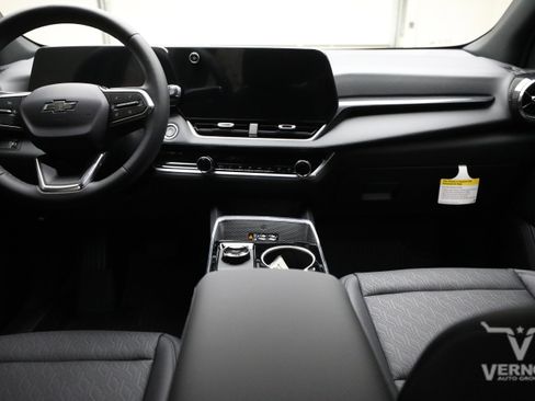 New 2026 Chevrolet Equinox LT w/ Convenience Package II FWD image 13