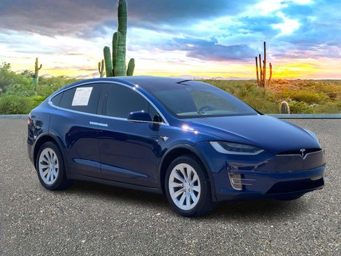 Used 2018 Tesla Model X 75D image 7