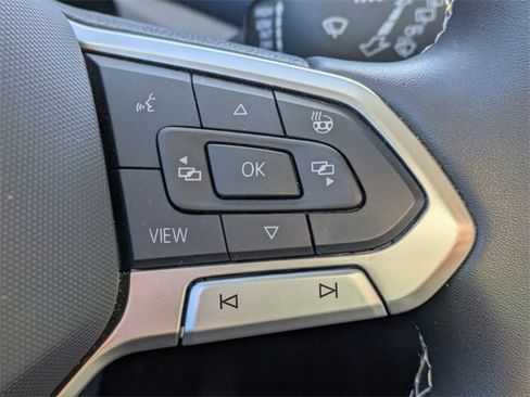 Certified 2023 Volkswagen Taos SE w/ Black Wheel Package image 26