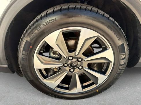 Used 2023 Ford Escape Platinum w/ Premium Technology Package AWD/4WD image 11