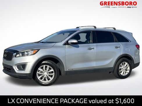 Used 2016 Kia Sorento LX w/ LX Convenience Package image 1