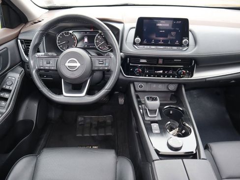 Certified 2022 Nissan Rogue SV w/ SV Premium Package image 19