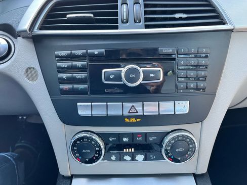 Used 2013 Mercedes-Benz C 250 Sedan image 27